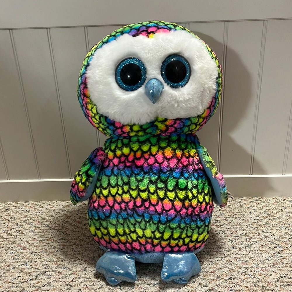 Giant rainbow owl beanie boo: ARIA
